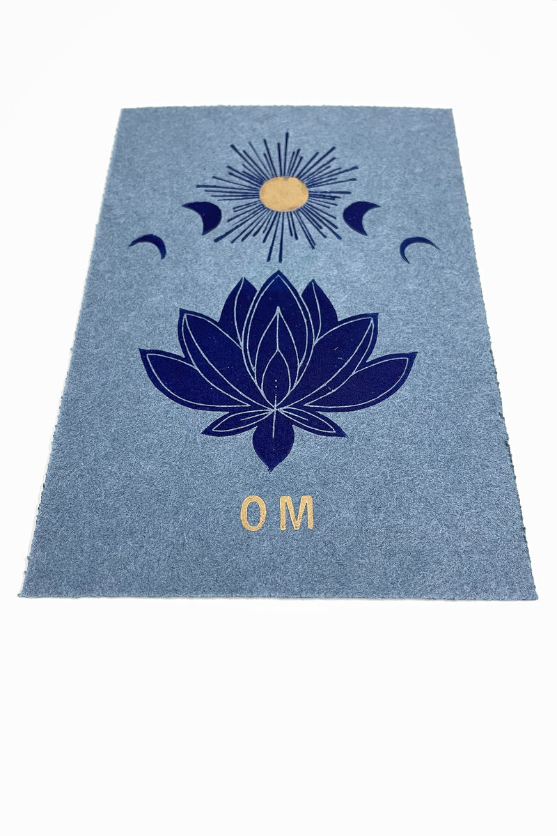 Mondphasen, Lotusblüte und Om | detailreicher Linoldruck Linolschnitt | kleine Geschenkidee | handgemachter Druck | kostenloser Versand