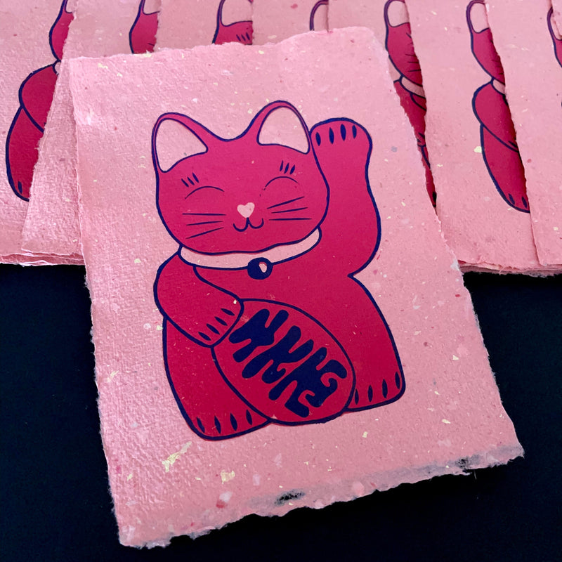 Winkekatze Linoldruck | Maneki-Neko Japan Glücksbringer | handgemachter Druck 15x21 cm | kleine Geschenkidee | weltweit kostenloser Versand