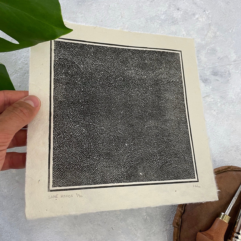Same Komon Linoldruck | japanisches Haifisch Muster 21x21 cm | geschöpftes Himalaya Papier | besondere Geschenkidee | kostenloser Versand