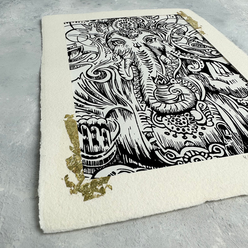 Ganesha Linoldruck | Indischer Elefantengott | besondere Geschenkidee | handgemachter Druck gold und schwarz | weltweit kostenloser Versand