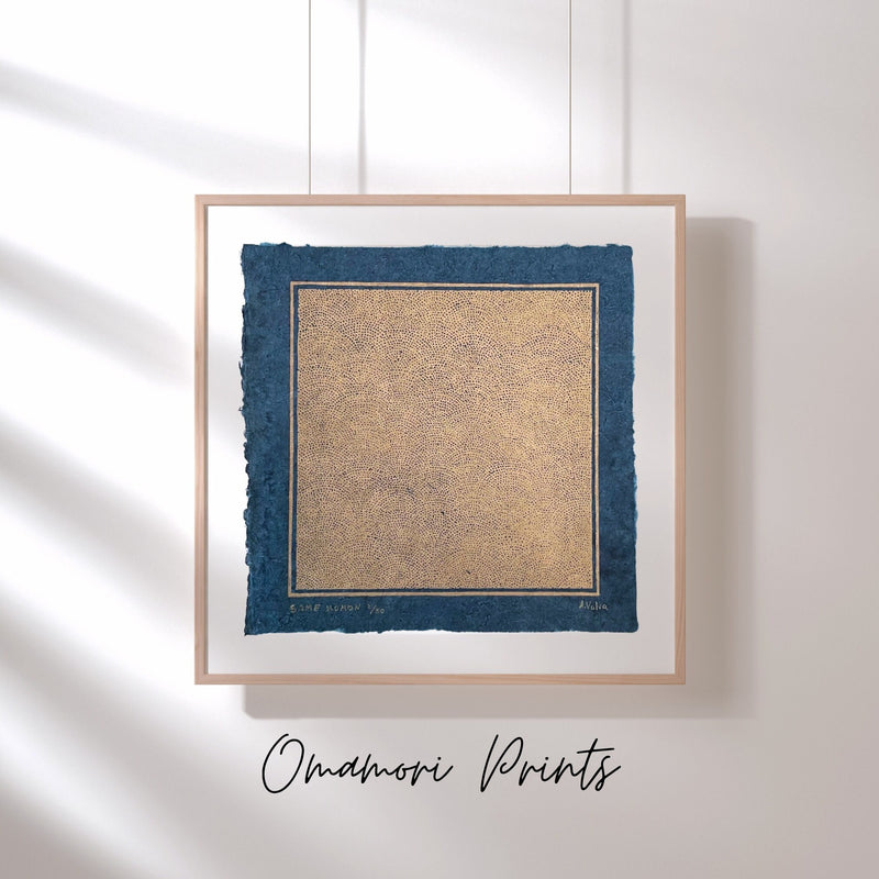 Same Komon Linoldruck in Gold | japanisches Haifisch Muster 21x21 cm | blaues Himalaya Papier | besondere Geschenkidee | kostenloser Versand