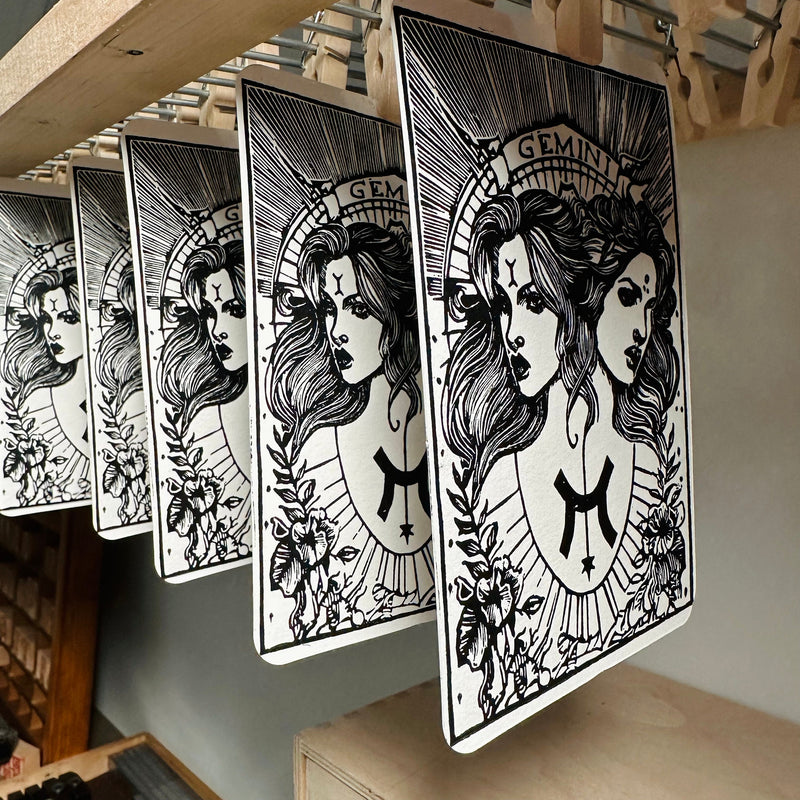 Sternzeichen Zwillinge Linoldruck