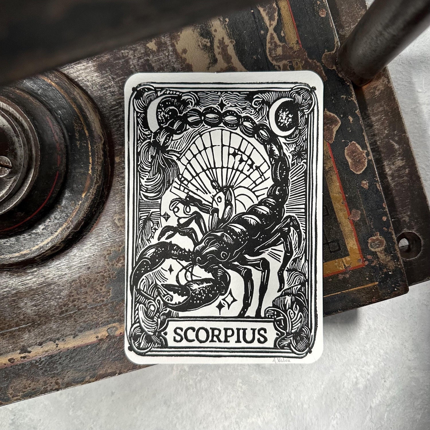 Sternzeichen Skorpion Linoldruck