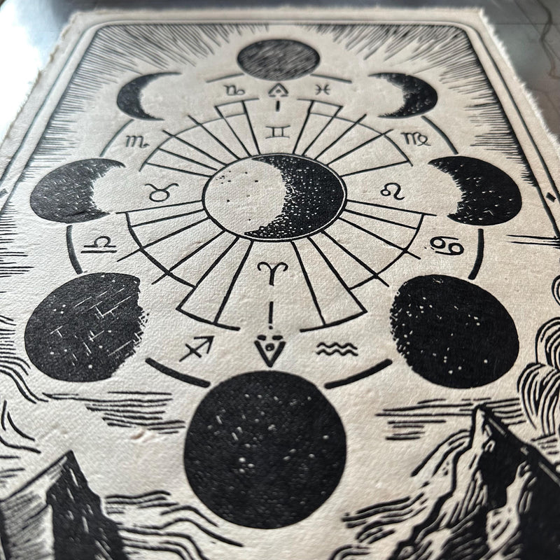 Mondphasen & Sternzeichen Linoldruck DIN A4 | detailreicher Linolschnitt | besondere Geschenkidee | Himalaya-Papier | kostenloser Versand