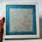 Seigaiha Linoldruck | japanisches Wellenmuster gold 21x21 cm | detailreicher Druck Meereswellen | besondere Geschenkidee | Lokta Papier